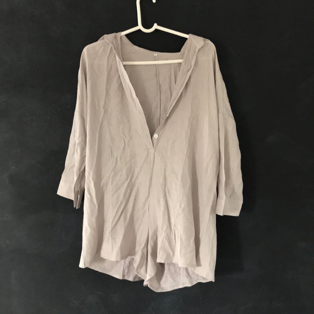 Beachy romper NWOT